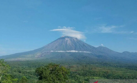 Tak Cuma Erupsi, Aktivitas Gunung Semeru Didominasi Gempa Letusan - GenPI.co