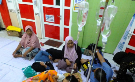 Astaga! Puluhan Warga di Jember Keracunan Massal Makanan Takjil - GenPI.co