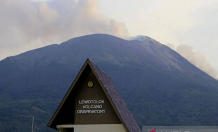 Tetap Waspada! Gunung Ile Lewotolok Alami Peningkatan Aktivitas Kegempaan - GenPI.co