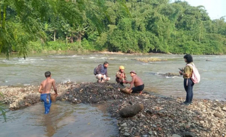 Air Sungai Ciliwung di Bogor Berbusa, DLH Ungkap Penyebabnya - GenPI.co