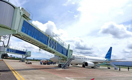 Terdampak Erupsi Gunung Ruang, Bandara Bandara Djalaluddin di Gorontalo Ditutup - GenPI.co