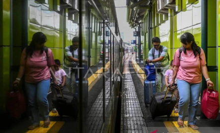 Demo Hari Buruh, Daop 1 Jakarta Ubah Operasional 12 Perjalanan Kereta Api, Ini Daftarnya - GenPI.co