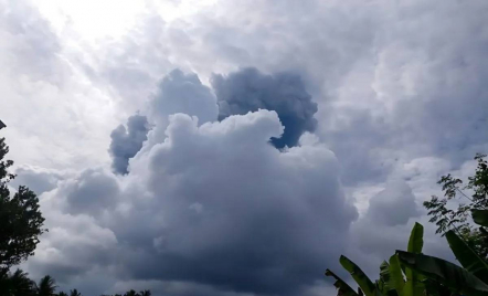 Gunung Ibu Alami Gempa 11.738 Kali Selama 2 Pekan Terakhir - GenPI.co