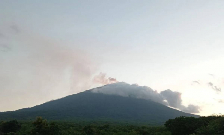 Badan Geologi Sebut Gunung Ile Lewotolok Masih Alami Gempa Tremor - GenPI.co