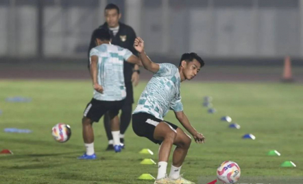 Habis Dipanggil Timnas, Persebaya Surabaya Langsung Kontrak Malik Risaldi - GenPI.co