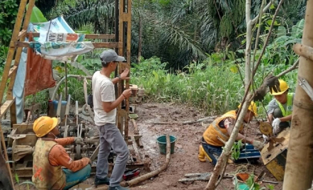 PLN UIP JBT Bantu Pembangunan Sarana Air Bersih untuk Pesantren Al-Huda Cipongkor - GenPI.co