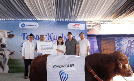 FIFGROUP Kurban 3 Sapi dan 453 Kambing ke Berbagai Penjuru Negeri - GenPI.co