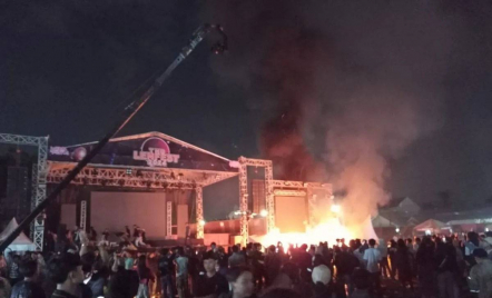 Konser Tangerang Lentera Festival 2024 Ricuh, Panitia Diburu Polisi - GenPI.co