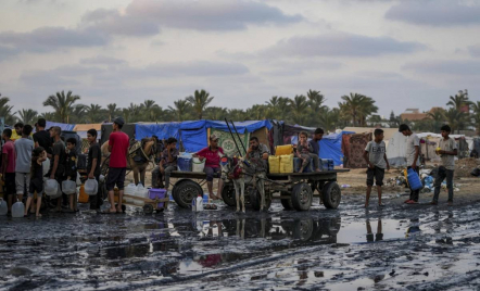 Di Tengah Teriknya Cuaca Panas, Warga Gaza Dikelilingi Limbah dan Sampah - GenPI.co
