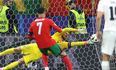 Euro 2024: Gagal Tendangan Penalti, Cristiano Ronaldo Minta Maaf - GenPI.co