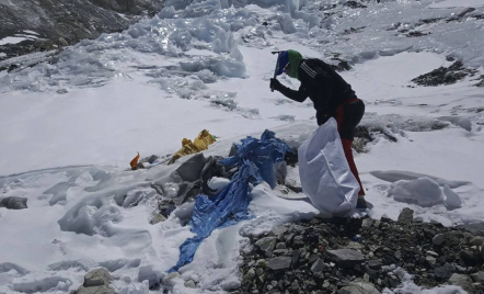 Kamp di Gunung Everest Dipenuhi Sampah, Pembersihan Bisa Butuh Waktu Bertahun-tahun - GenPI.co