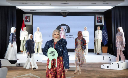 JMFW 2025, Zulhas: Indonesia Bisa Jadi Kiblat Modest Fashion Dunia Melalui Kolaborasi - GenPI.co