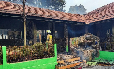 18 Ruang di SDN 1 Pondok Bambu Jakarta Timur Terbakar - GenPI.co