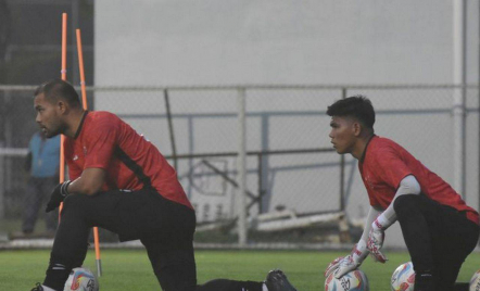 Persija Jakarta Resmi Lepas 2 Pemain, Ada Kiper Cahya Supriadi - GenPI.co