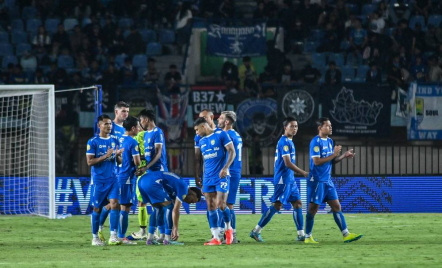 Adaptasi Cuaca Panas di Stadion Batakan, Ini Persiapan Persib Bandung - GenPI.co