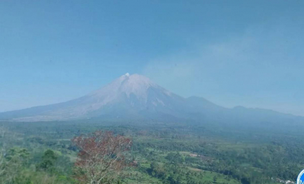 Waduh! Gunung Semeru Erupsi 9 Kali dalam Sehari - GenPI.co