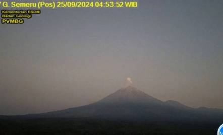 Gunung Semeru Erupsi 10 Kali, Tinggi Letusan hingga 600 Meter - GenPI.co