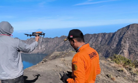 Cari Pendaki Hilang di Gunung Rinjani, Tim SAR Gunakan Drone - GenPI.co