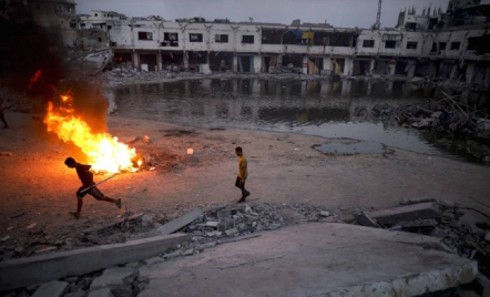 Puluhan Orang Tewas Saat Pasukan Israel Menggempur Gaza Tengah dan Utara - GenPI.co