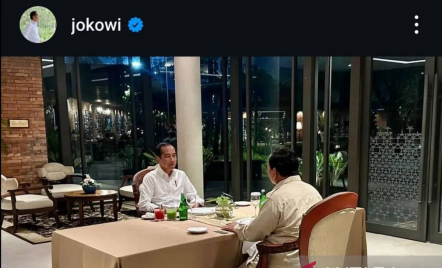 Presiden Jokowi Makan Malam dengan Prabowo hingga 2 Jam Lebih, Bahas Apa? - GenPI.co