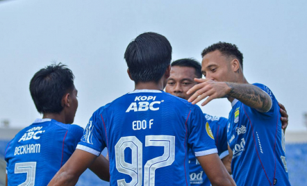 Jelang Lawan Persik Kediri, Persib Bandung Bakal Rotasi Pemain - GenPI.co