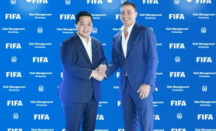 Sambut 3 Legenda Sepak Bola Dunia di Bali, Erick Thohir Semringah - GenPI.co