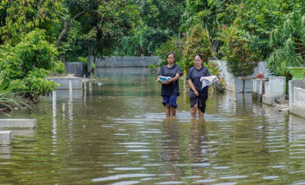 BMKG: Masyarakat Diminta Waspada Hujan Lebat saat Libur Nataru - GenPI.co