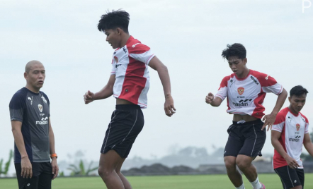 Pelatih Beber Alasan Timnas Indonesia Terus Fokus Latihan Fisik - GenPI.co