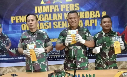 TNI AD Gagalkan Upaya Penyelundupan Sabu dari Malaysia di Perbatasan Kalbar - GenPI.co