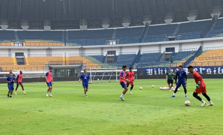 Hari Raya Natal, Pemain Persib Bandung Diliburkan 2 Hari - GenPI.co