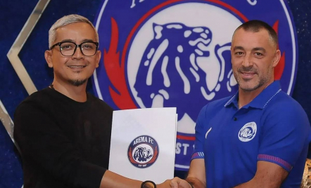 Arema FC Kenalkan Ze Gomes Jadi Pelatih Baru - GenPI.co