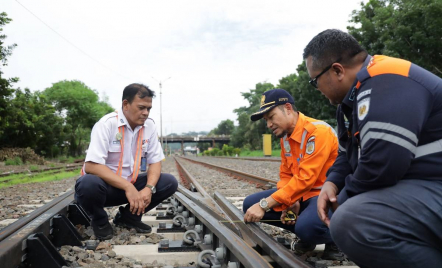 KAI Daop 2 Ganti Rel Baru Sepanjang 20.450 Meter pada 2024, Perjalanan Lebih Aman - GenPI.co