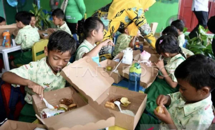 Terkait Usulan Dana Zakat untuk MBG, PAN: Jangan Buru-buru - GenPI.co