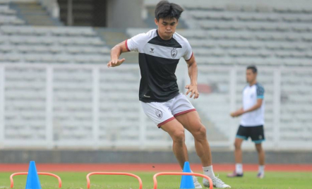 Puasa dan Sepak Bola Jalan Terus, Pemain PSM Makassar Tetap Fokus di Lapangan - GenPI.co