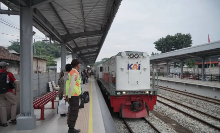 Jelang Lebaran, Layanan Kereta Komuter Merak Dibatasi hingga Stasiun Cilegon - GenPI.co