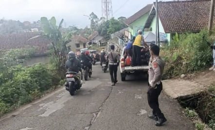 Tabrak Pohon, 3 Pemudik Meninggal Dunia di Bandung - GenPI.co