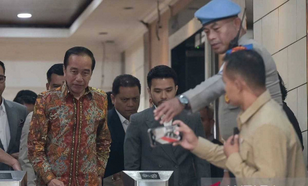 Kuasa Hukum Sebut Isu Ijazah Palsu Merusak Martabat dan Nama Baik Jokowi - GenPI.co