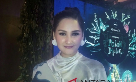 Mona Ratuliu Tidak Tahu Penyakit Penyebab Ayahnya Meninggal - GenPI.co