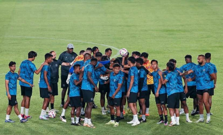 Tantang Persis Solo, Arema FC Siap Bangkit - GenPI.co