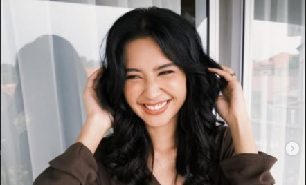 Mikha Tambayong Tampil Sempurna, Dokter Kulit Sebut Air Beras Tak Bagus untuk Rambut - GenPI.co