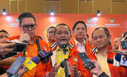 Sebut Wajar Kader Tak Dapat Kursi Presiden, Menteri dari Golkar Diingatkan Bahlil - GenPI.co