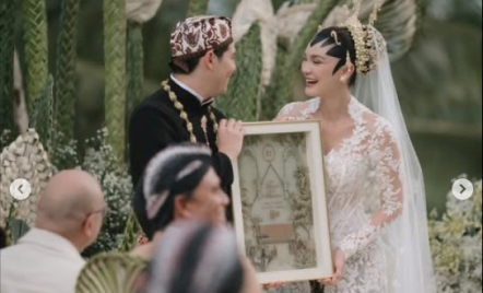 Luna Maya Anggap Cuma Maxime Bouttier Paling Kuat Berkomitmen - GenPI.co