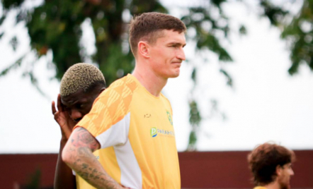 Tanpa Slavko Lawan Semen Padang, Pelatih Persebaya Dipaksa Berpikir Keras - GenPI.co