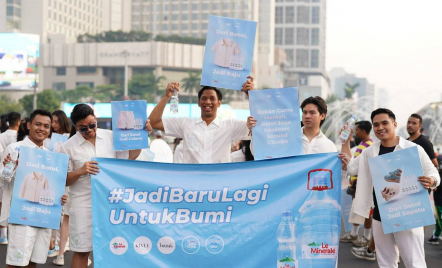 Gandeng Pijak Bumi dan Kivee, Le Minerale Ubah Botol Plastik Bekas Jadi Produk Fashion - GenPI.co
