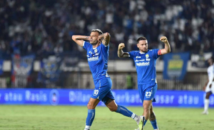 Nasib Gelandang Subur Persib Bandung Tyronne del Pino Belum Jelas, Bakal Bertahan? - GenPI.co