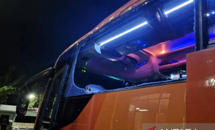 Arema FC Pertimbangkan Tinggalkan Kanjuruhan Setelah Insiden Pelemparan Bus Persik - GenPI.co
