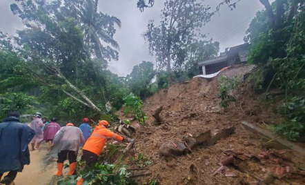 10 Rumah Tertimbun Longsor di Trenggalek, 6 Warga Masih Dicari - GenPI.co
