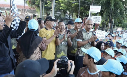 JAM Intel Kejagung Reda Manthovani Jalan Sehat Bareng Ribuan Disabilitas, Rekor MURI - GenPI.co