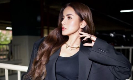 Riasan Olla Ramlan Bikin Mata Terpana, Rekomendasi Foundation untuk Kulit Glowing - GenPI.co