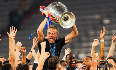 Barcelona dan PSG Jadi Bukti Luis Enrique Pelatih Spesialis Treble Winner - GenPI.co